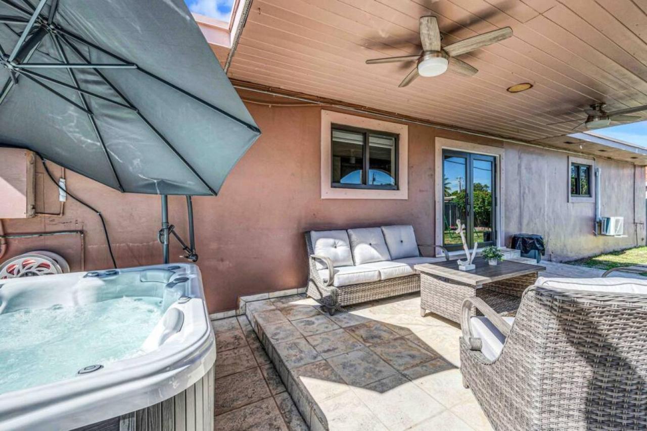 Amazing 3 Bed Home With Playground, Jacuzzi Grill Miami Exterior photo